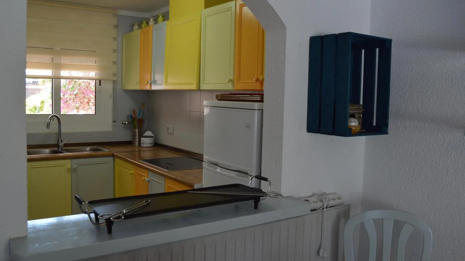 Casa Con Piscina, Amarre Y Aire Acondicionado Para 8 Personas En Zona Tranquila De Empuriabrava - Hisp-288-36 0*,  Spagna