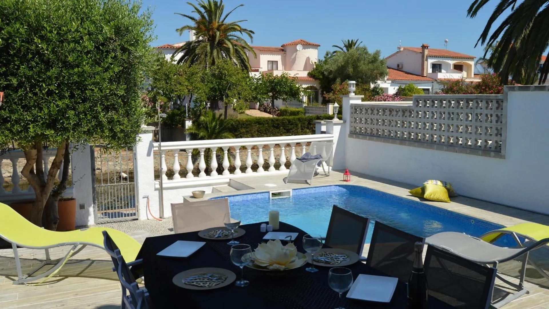 Casa Con Piscina, Amarre Y Aire Acondicionado Para 8 Personas En Zona Tranquila De Empuriabrava - Hisp-288-36 Casa vacanze
